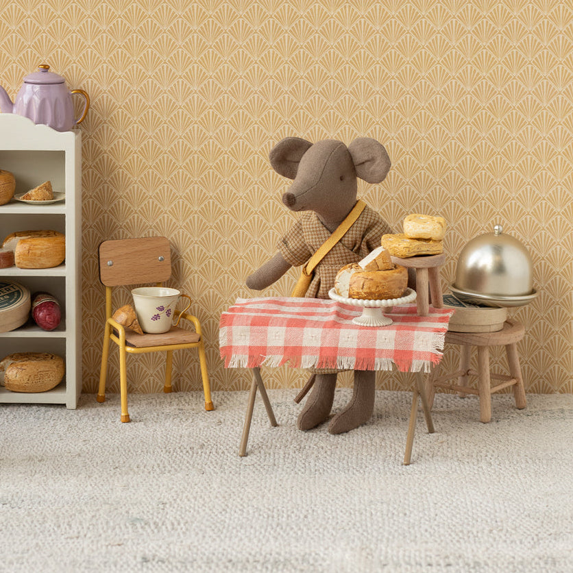 Maileg Mum Mouse - Light Brown - Lifestyle