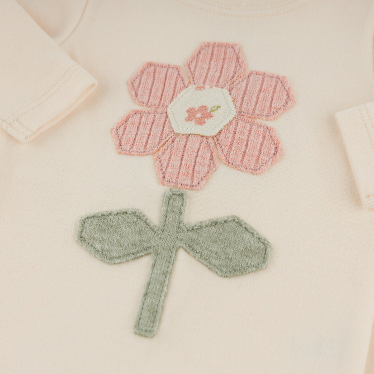 oh baby! Two Piece Set - Quilted Daisy - Natural - Close Up
