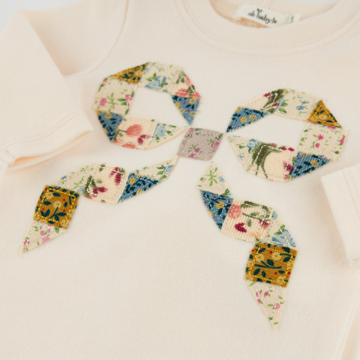 oh baby! Two Piece Set - Floral Quilt Bow - Natural - Close Up