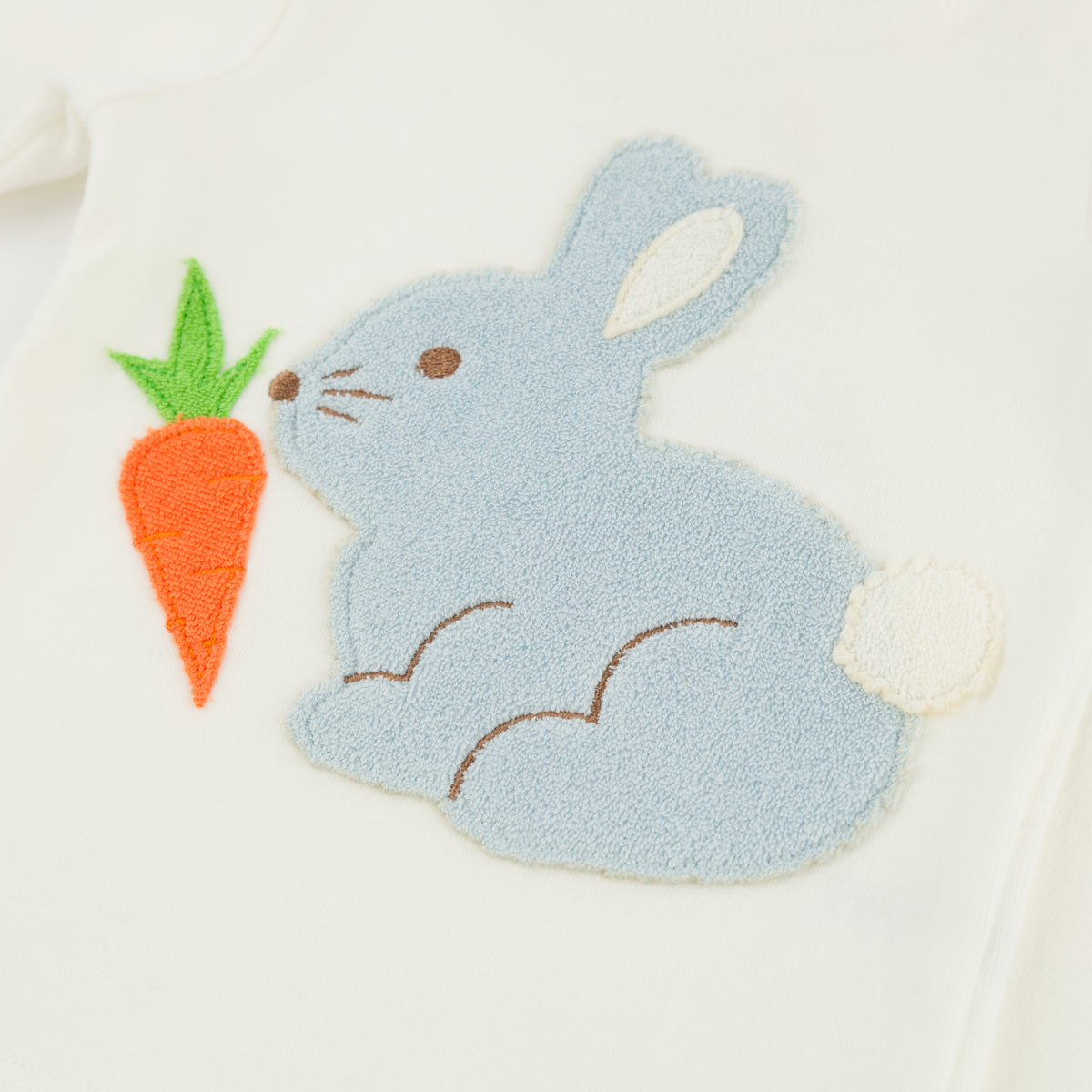 oh baby! Two Piece Set - Profile Sky Blue Bunny with Carrot Applique - Cream - Close