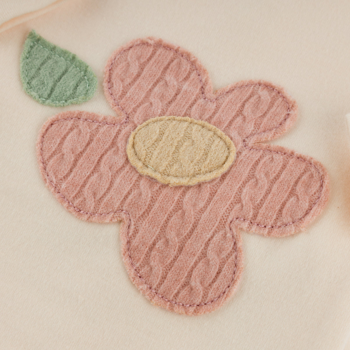 oh baby! Two Piece Set - Pale Pink Cable Daisy - Sugar Cookie - Applique