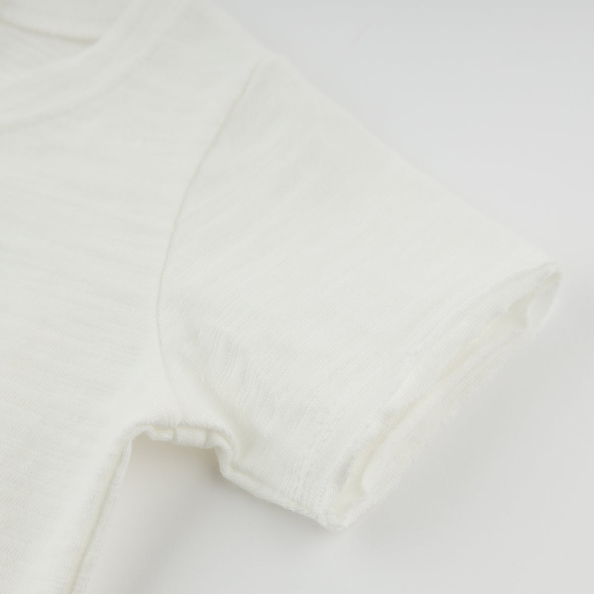 oh baby! Raw Edge Short Sleeve Tee - Surfing Dog Applique - Oyster - Sleeve