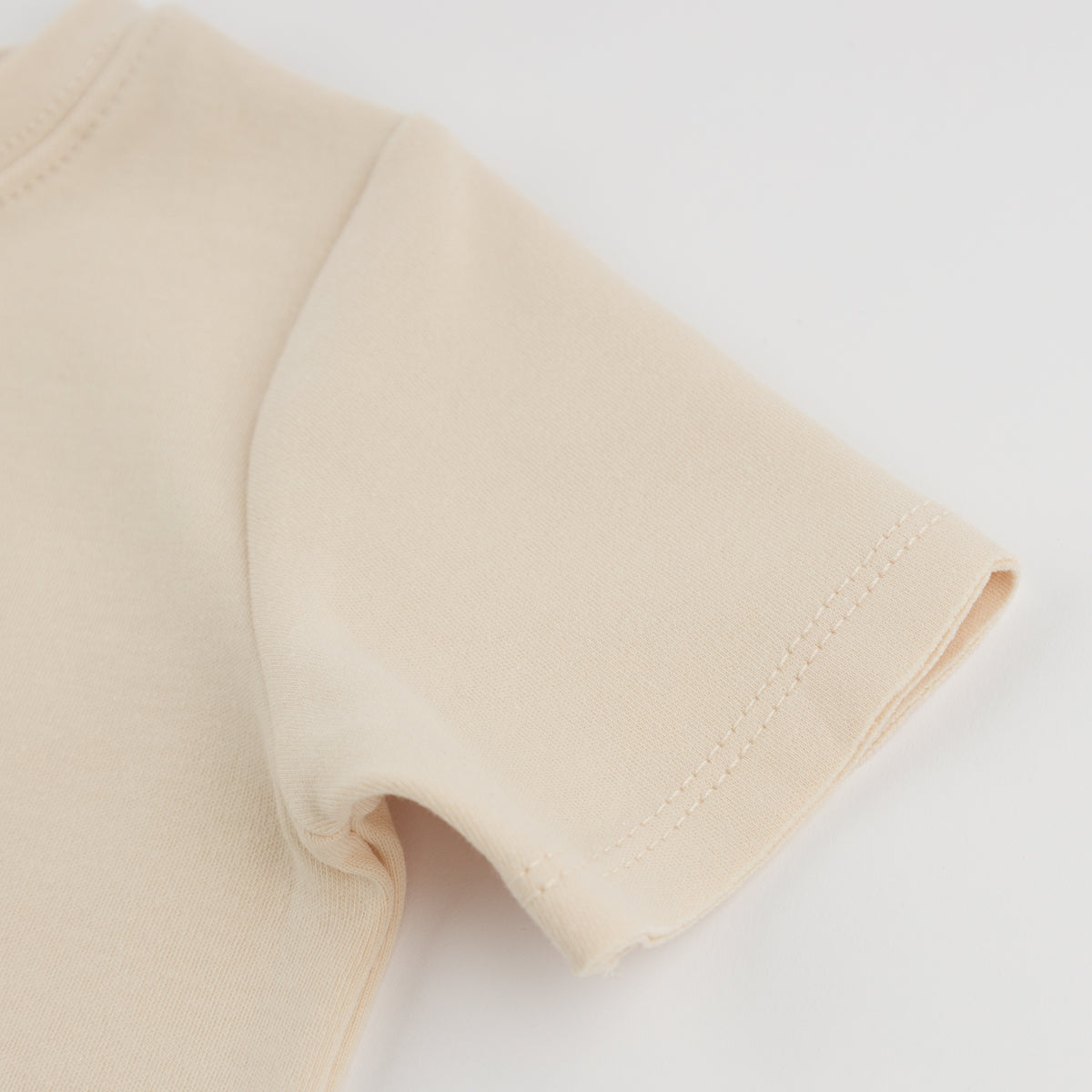 oh baby! Raw Edge Short Sleeve Tee - "carpe diem." Print - Natural - Sleeve