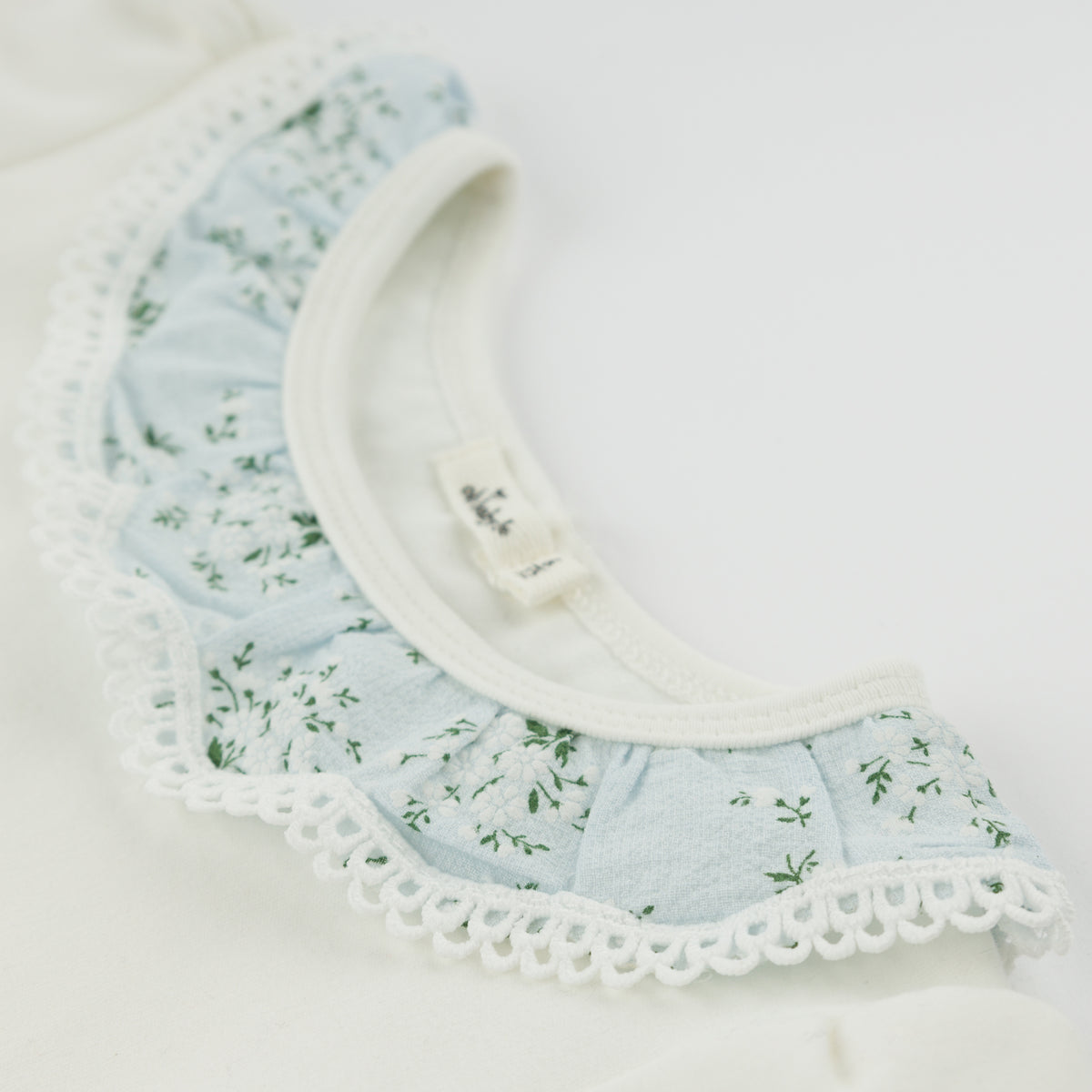 oh baby! Layla Short Sleeve Tee - Sky Blue Apple Blossom Bella Collar - Oyster - collar