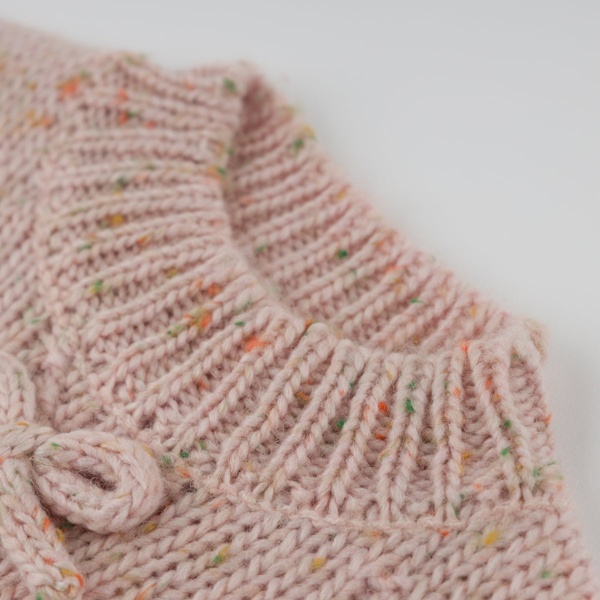 oh baby! Diamond Cable Knitted Sweater - Bows - Pale Pink Speckle - Neck