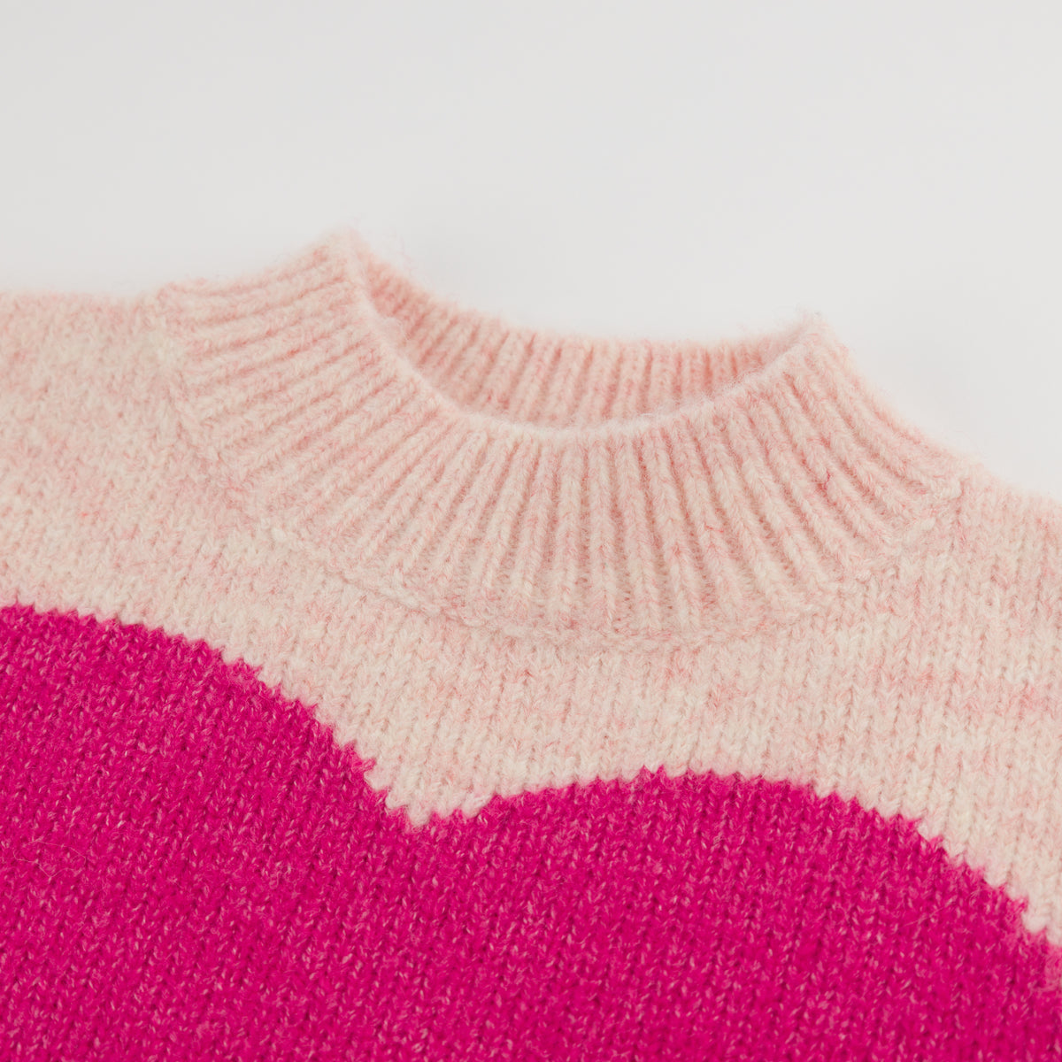 oh baby! Grandpa Knitted Pullover Sweater - Giant Heart - Pale Pink - Neck
