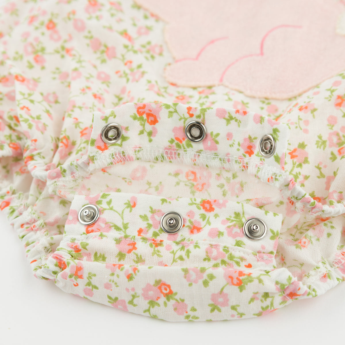 oh baby! Ruffle Bubble - Poppy Sprig Profile Bunny - Blush - Snaps