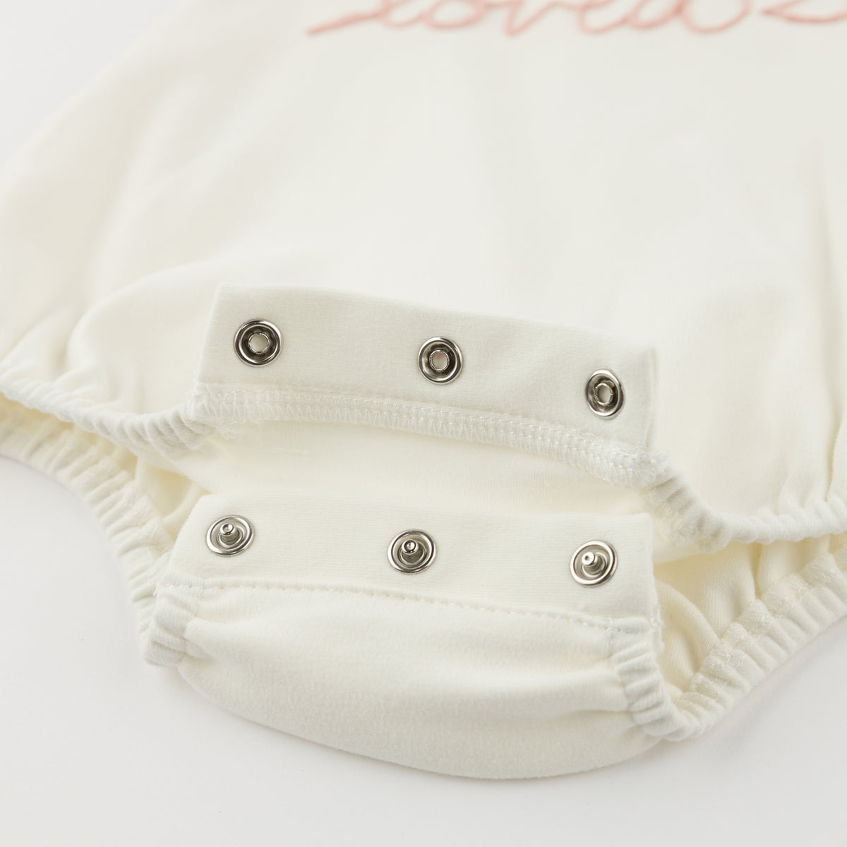 oh baby! Bubble - "loved" with Heart Embroidery - Oyster - Snaps