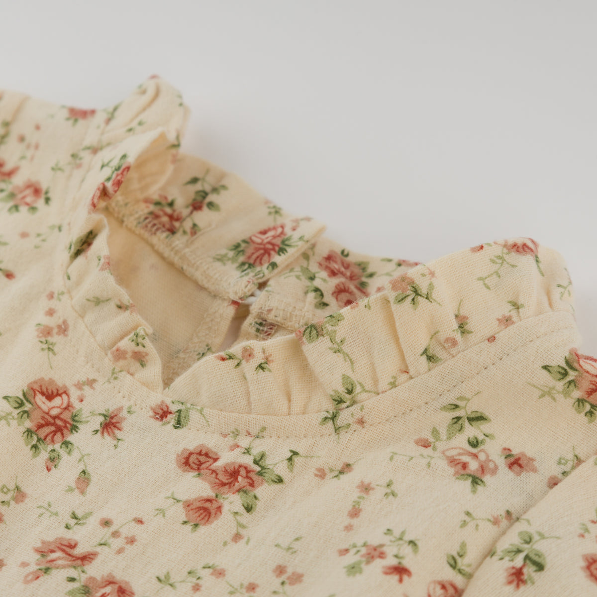 oh baby! Tessa Dress - Vintage Peonies - Natural - Neck