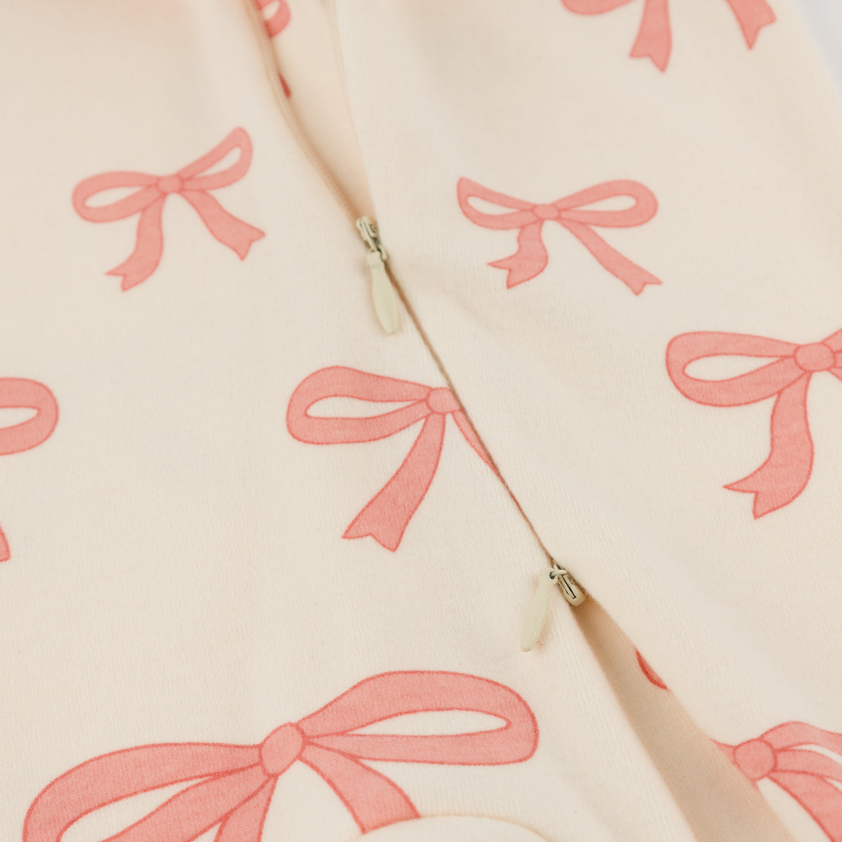 oh baby! Zipper Footie - Pink Bows - Natural - 2-way zipper