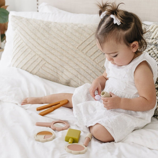 Silicone Hair and Makeup Play Set - Girls playing - Lifestyle