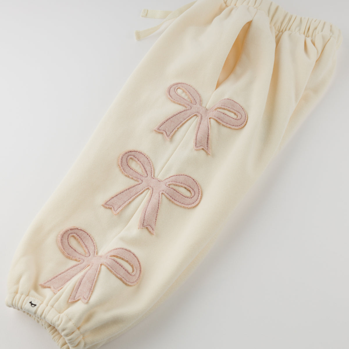 oh baby! City Joggers - Bow Applique - Sugar Cookie - Appliques