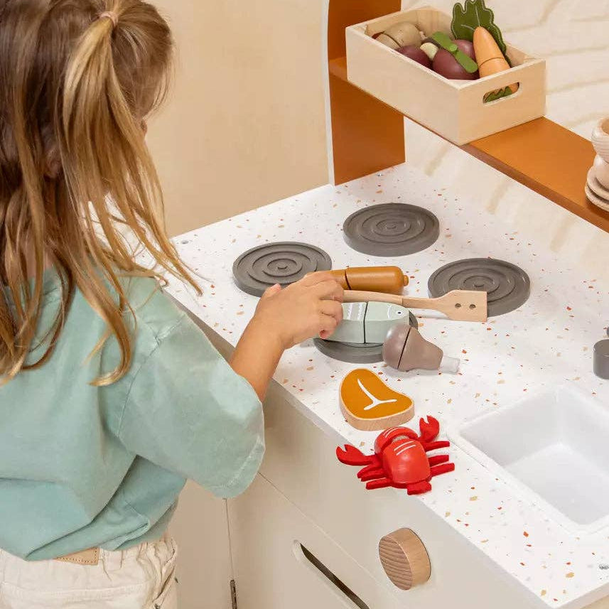 Wooden Kitchen playing