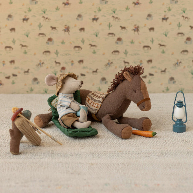 Maileg Hiker Mouse, Big Brother - Stripes - Lifestyle