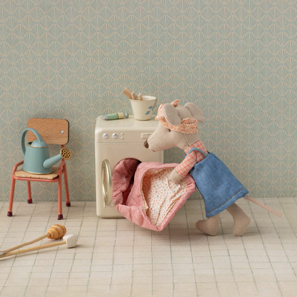 Hiker Mouse - Washing Machine-Lifestyle