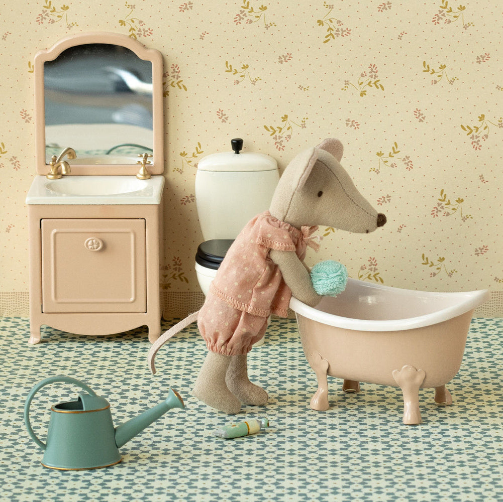 Maileg Bathtub, Mouse - Rose - Lifestyle