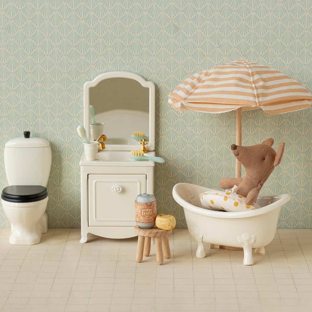 Maileg Beach Mouse with Float, Little Brother - Yellow Dots - Lifestyle - In Bathtub