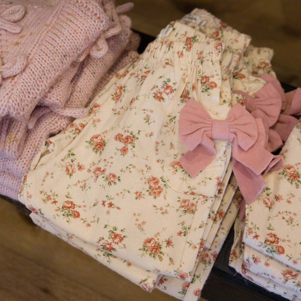 oh baby! Side Pocket Pant With Bows - Vintage Peonies - Natural - Store