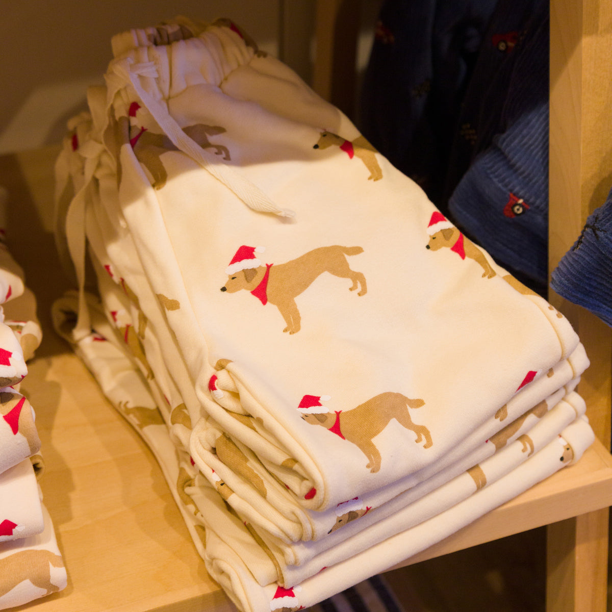 oh baby! City Jogger - Santa Labs - Sugar Cookie - Lifestyle In Store