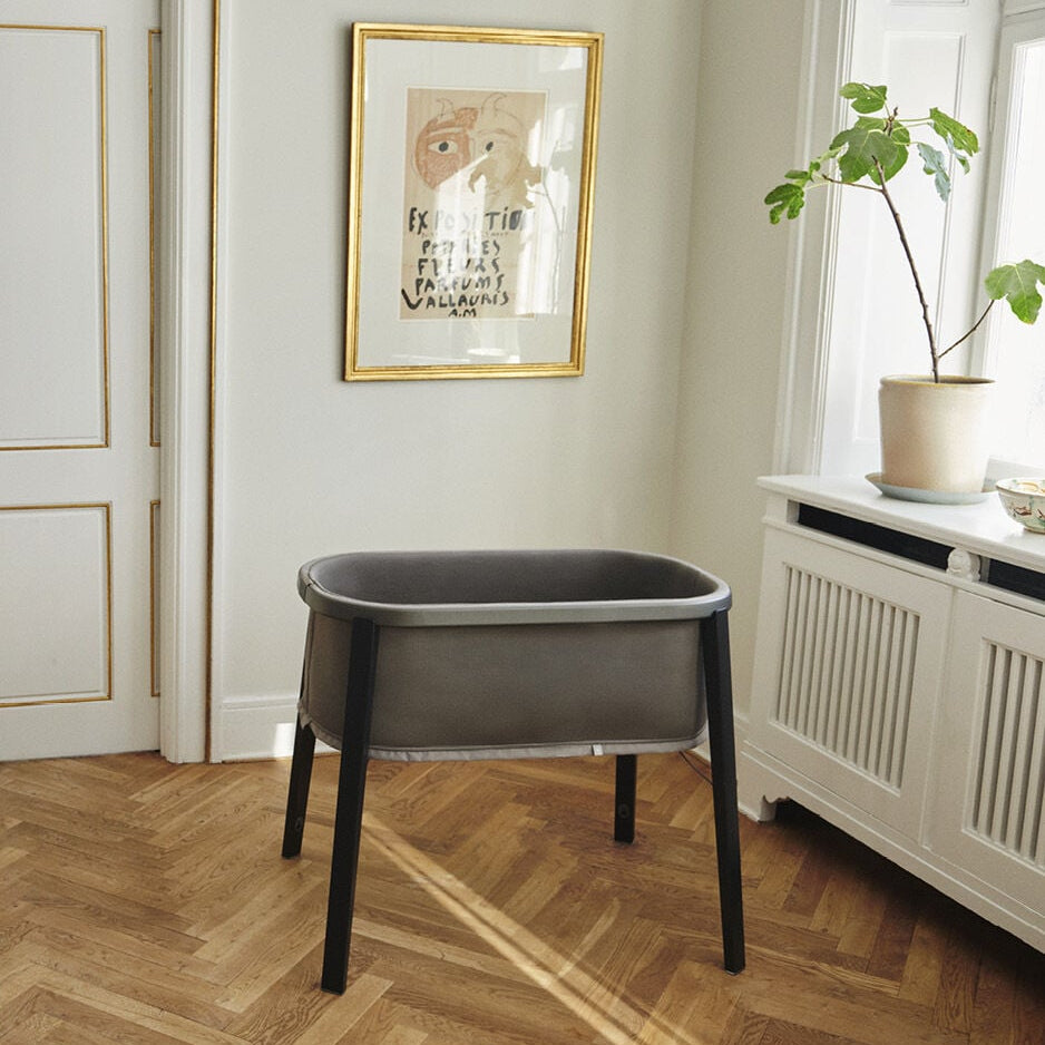 Stokke® Snoozi™ - grey lifestyle