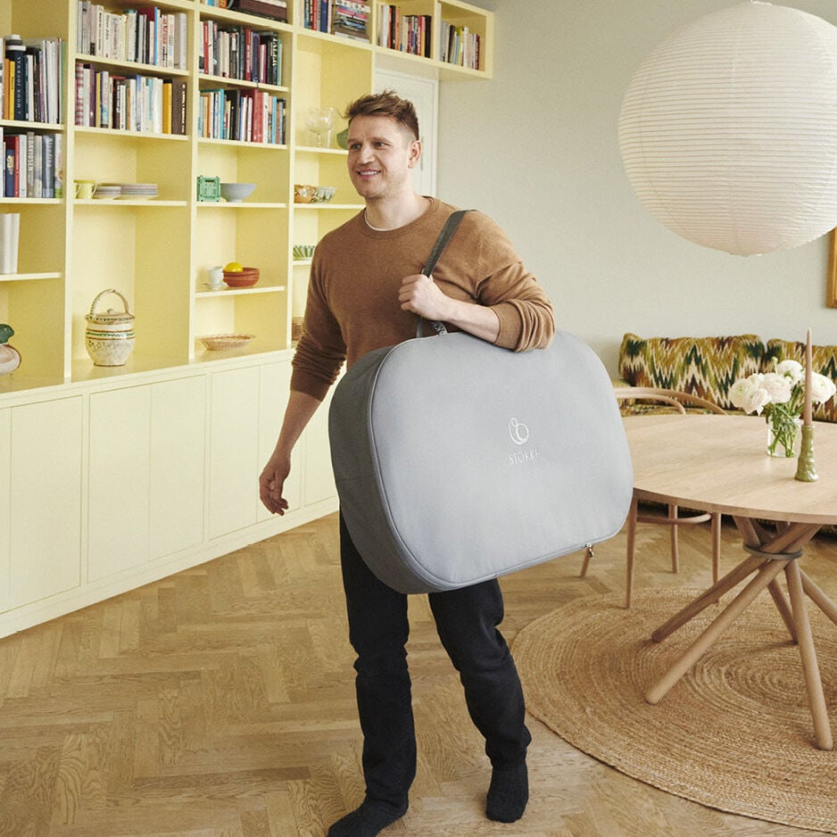 Stokke® Snoozi™ Bassinet Bag - lifestyle