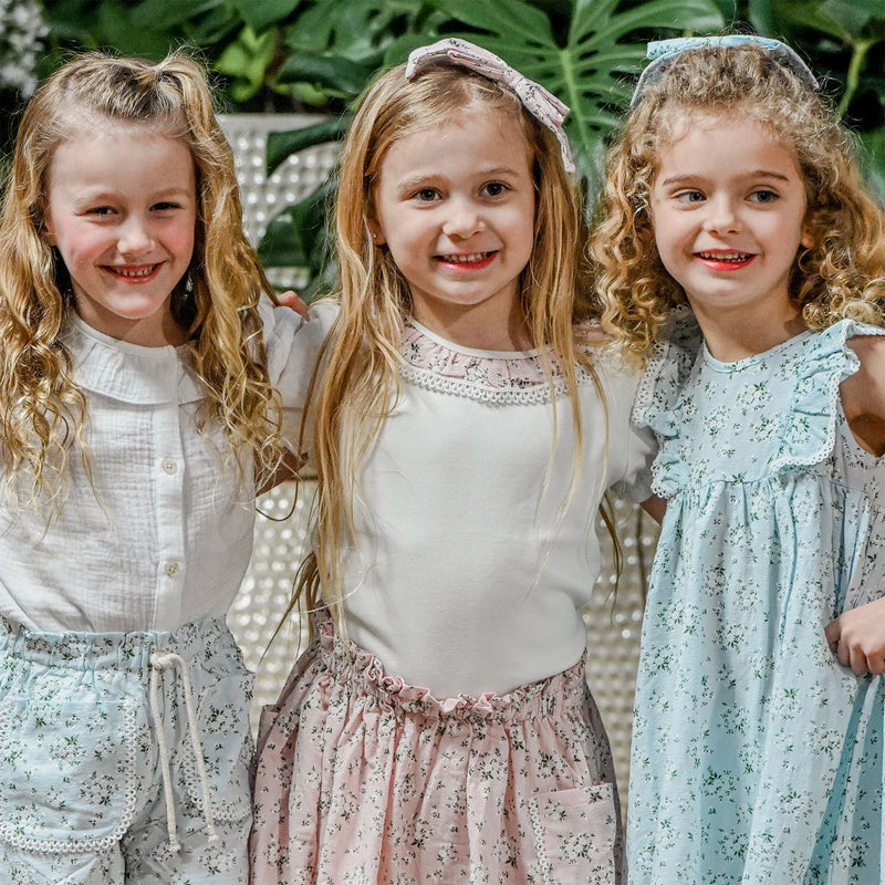 oh baby! Layla Short Sleeve Tee - Pink Apple Blossom Bella Collar - Oyster - Lifestyle