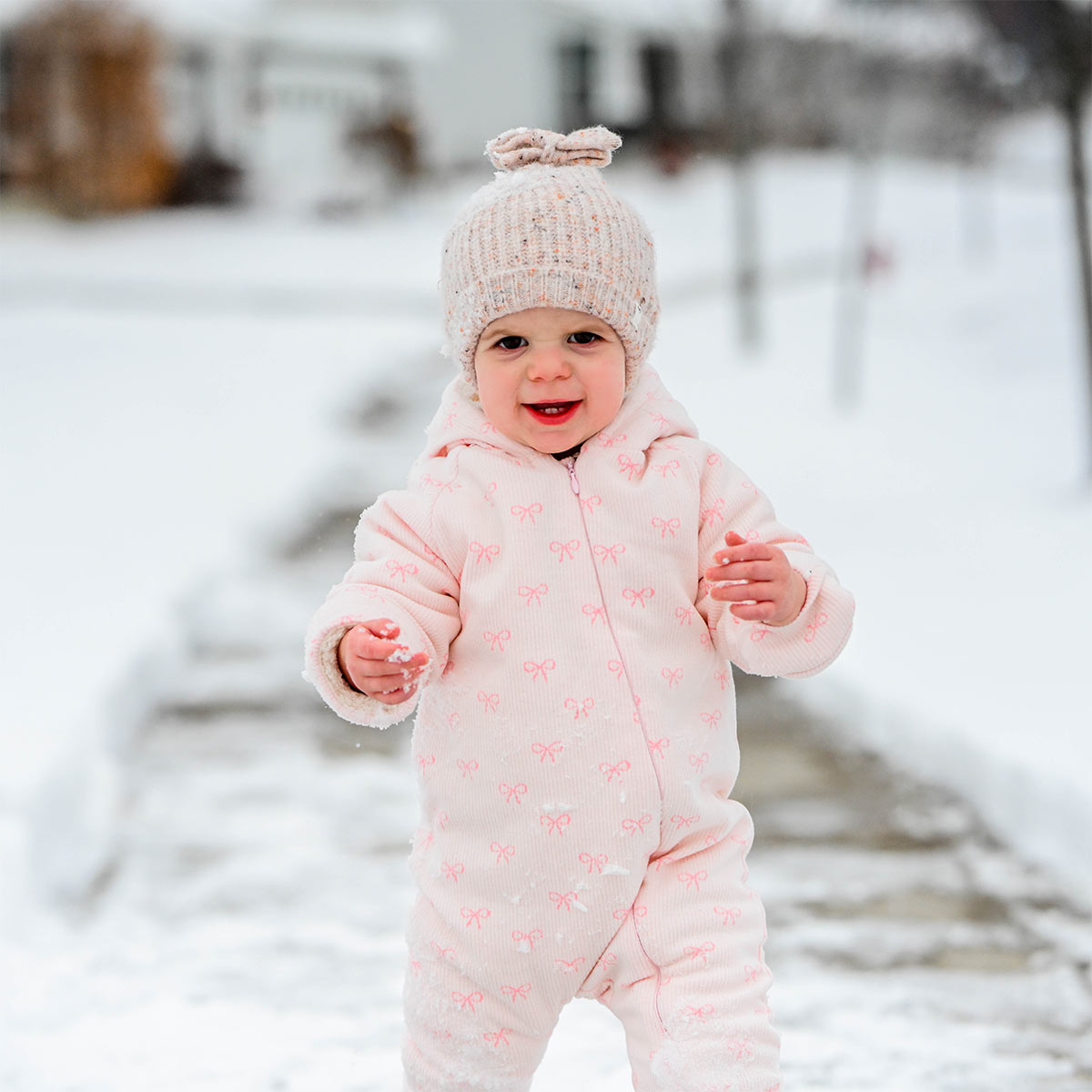 oh baby! Snowdrift Teddy Bunting - Mini Bows - Pale Pink - Lifestyle