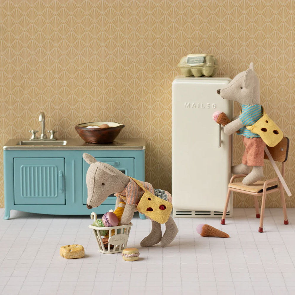 Maileg Little Brother Mouse with Bag - Lifestyle