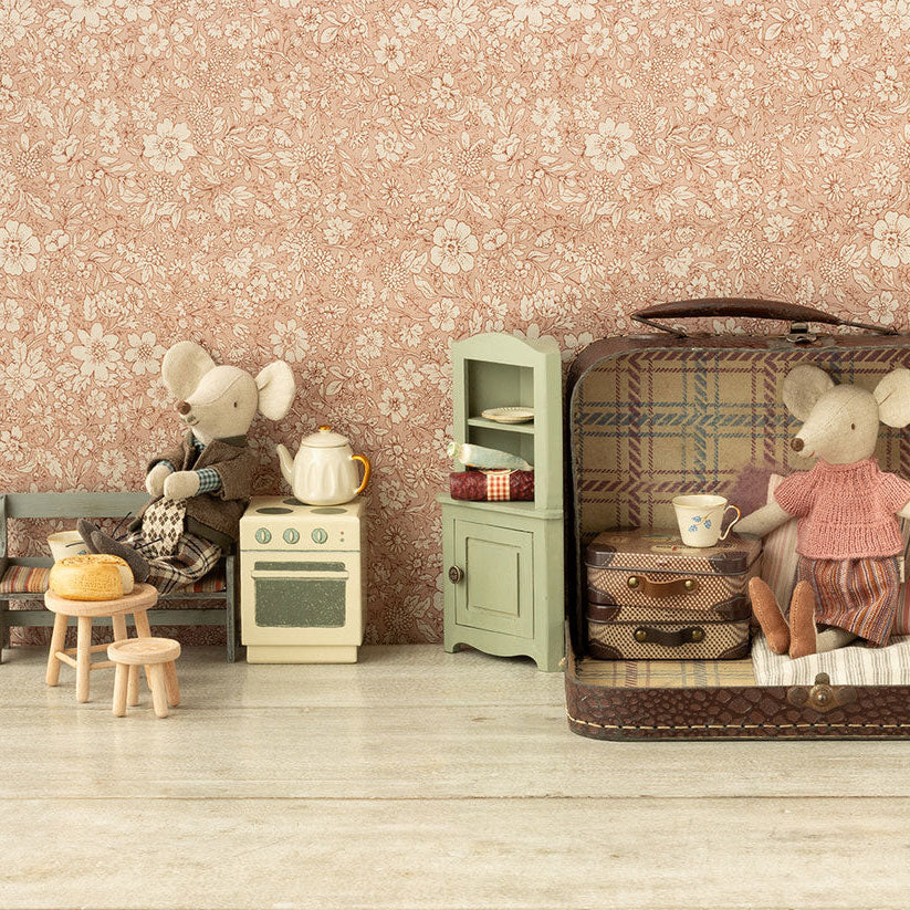 Maileg Corner Cabinet, Mouse - Light Green - Lifestyle