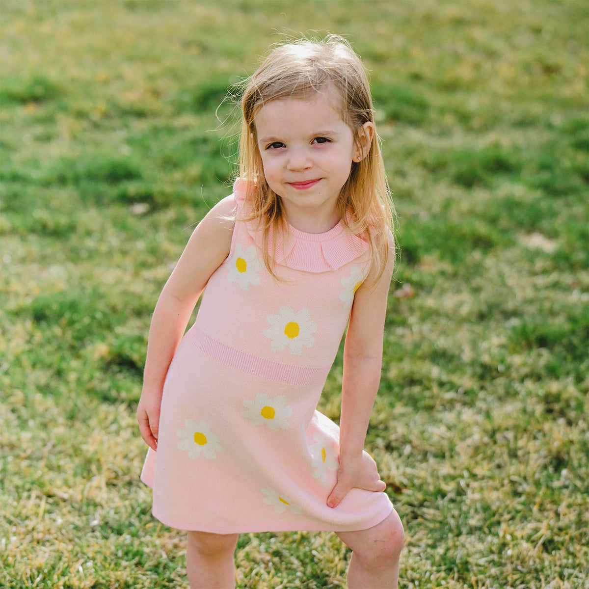oh baby! Victoria Knitted Dress - Intarsia Daisies - Pink