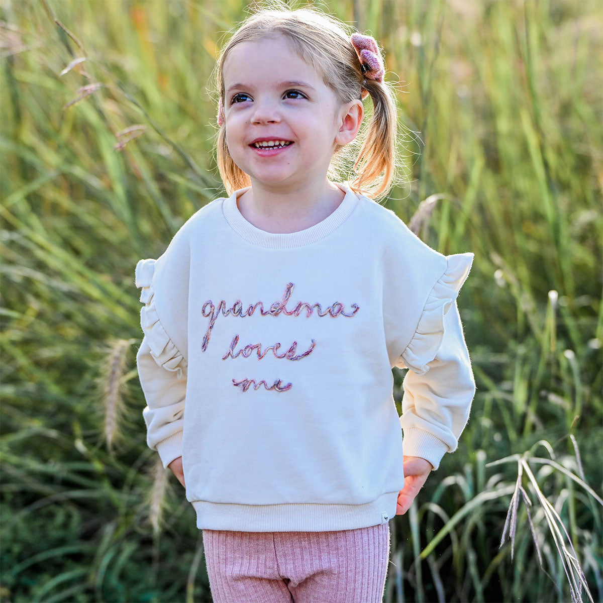 oh baby! Ruffle Slouch Sweatshirt - Grandma Loves Me - Natural