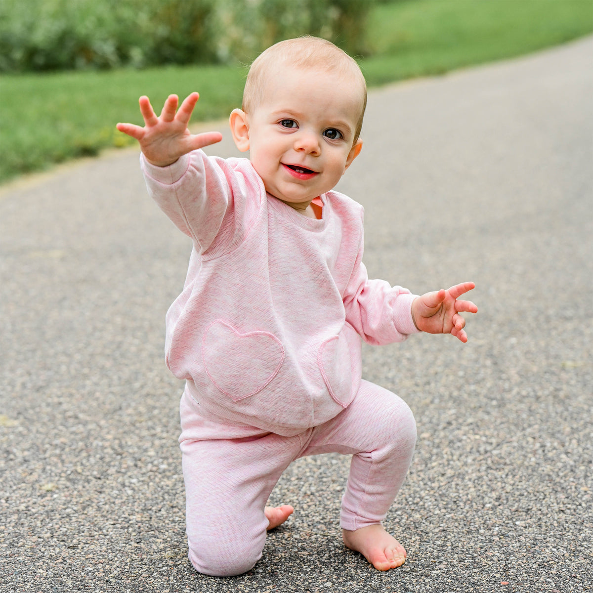 oh baby! Honeycomb Heart Pocket Boxy Sweatshirt - Pale Pink - Reaching