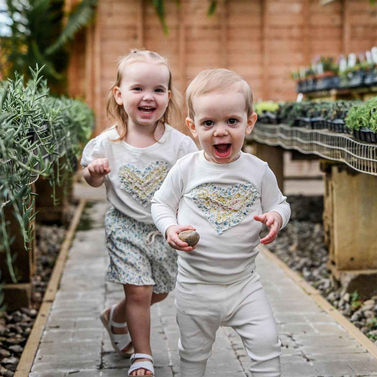 oh baby! Two Piece Set - Poppy Sprig Ruffle Heart - Cream - Lifestyle running
